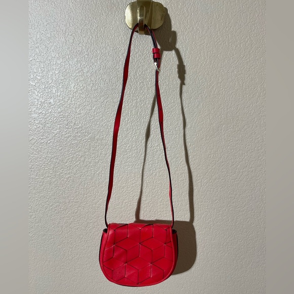 Welden Red Crossbody Bag with Geometric Design - Picture 2 of 9